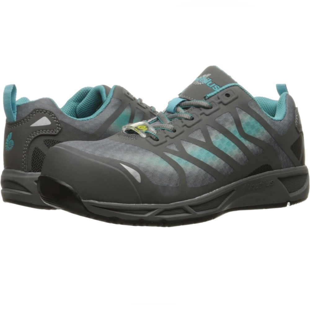 BRAND NEW IN BOX Composite toe women’s work shoes! 7.5 WOMEN’S
